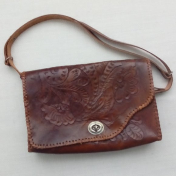 leather cross body bag - Picture 1 of 4